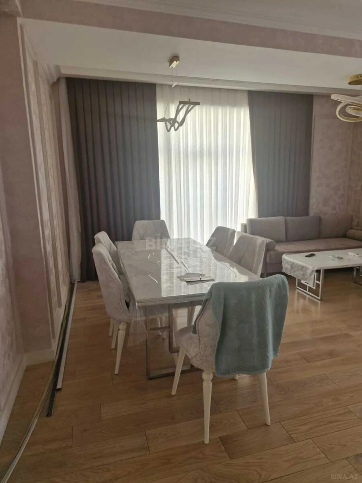 Kirayə verilir 2 otaqlı mənzil 112 m²