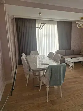Kirayə verilir 2 otaqlı mənzil 112 m²
