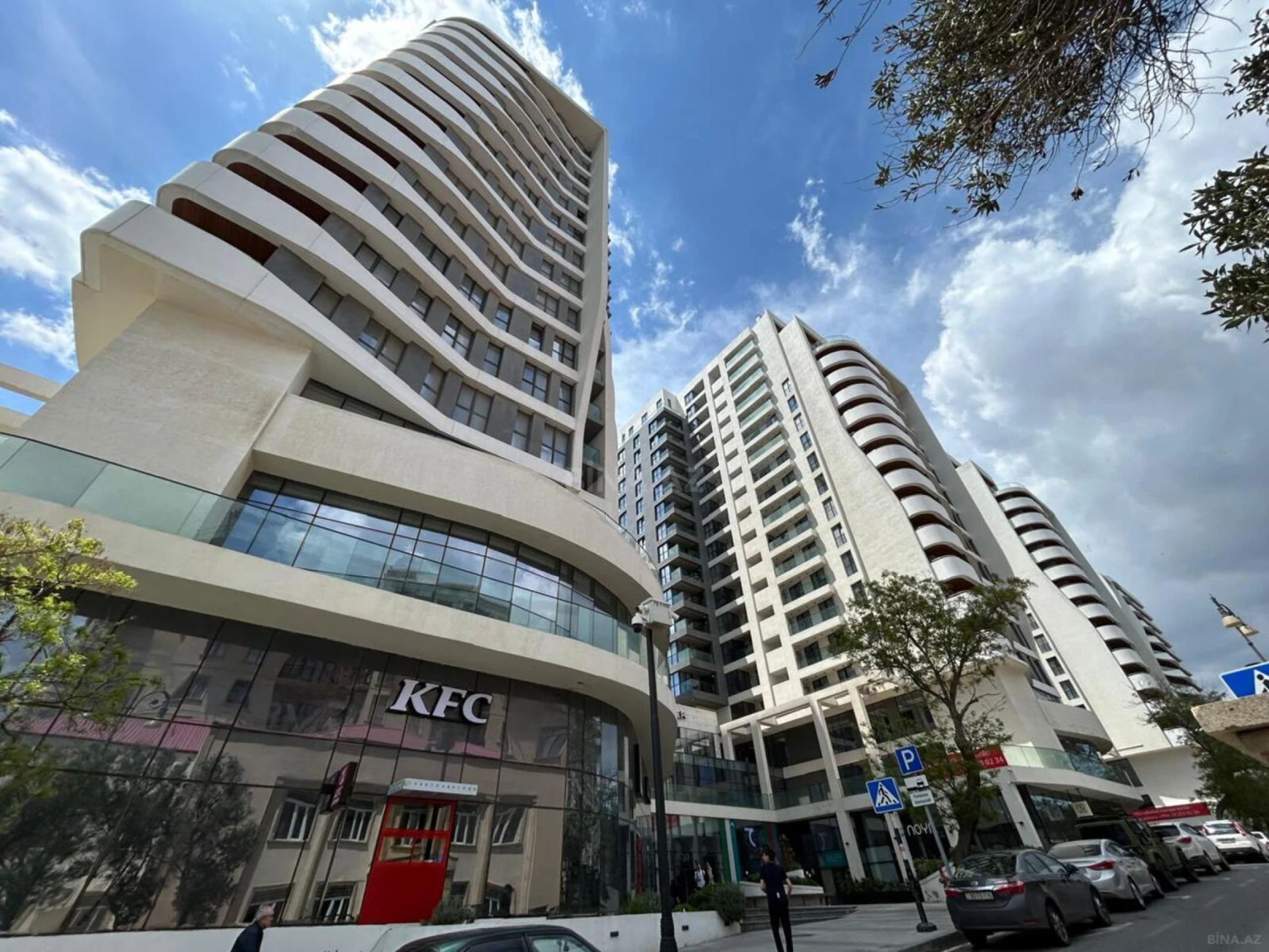 Kirayə verilir 4 otaqlı mənzil 148 m²