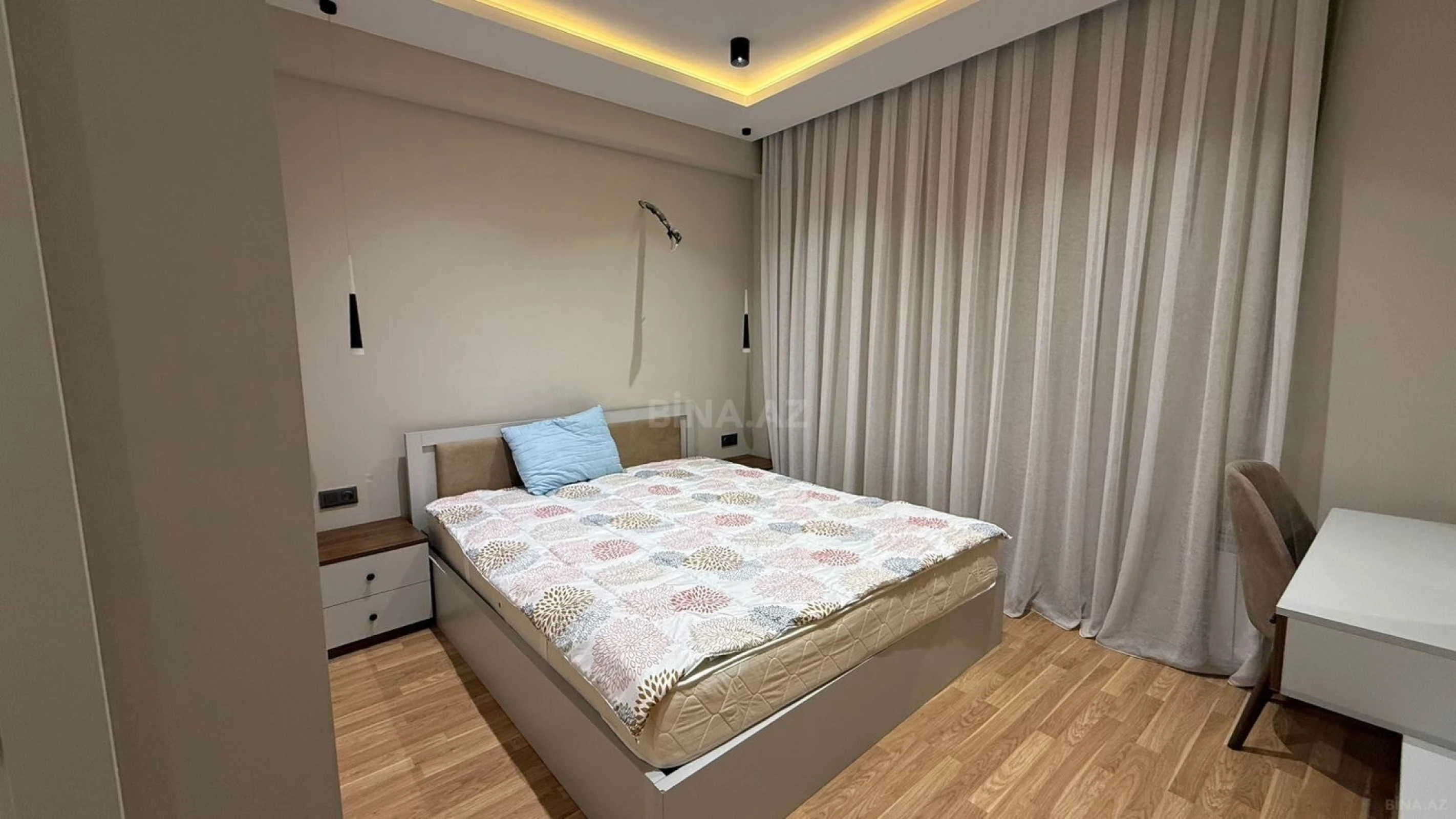 Kirayə verilir 4 otaqlı mənzil 148 m²