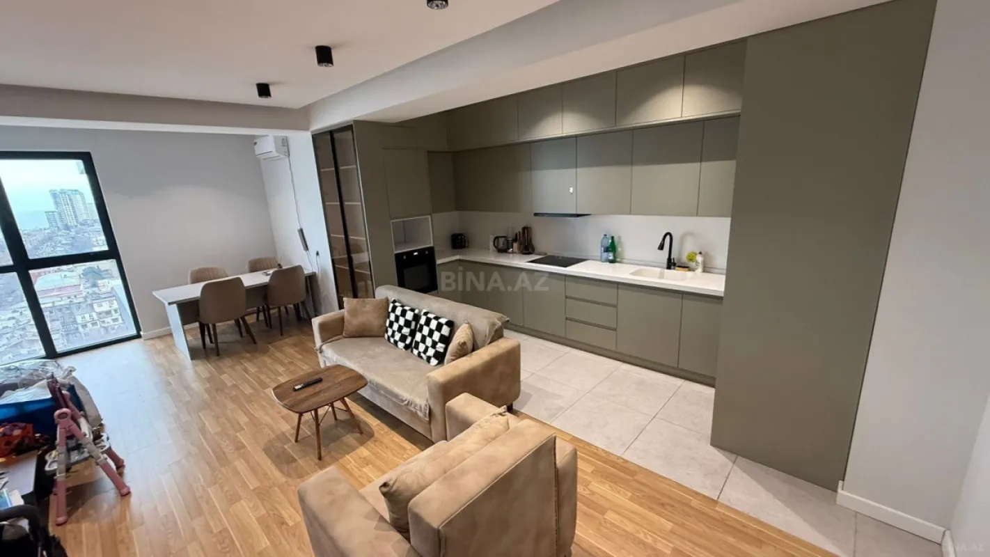 Kirayə verilir 4 otaqlı mənzil 148 m²