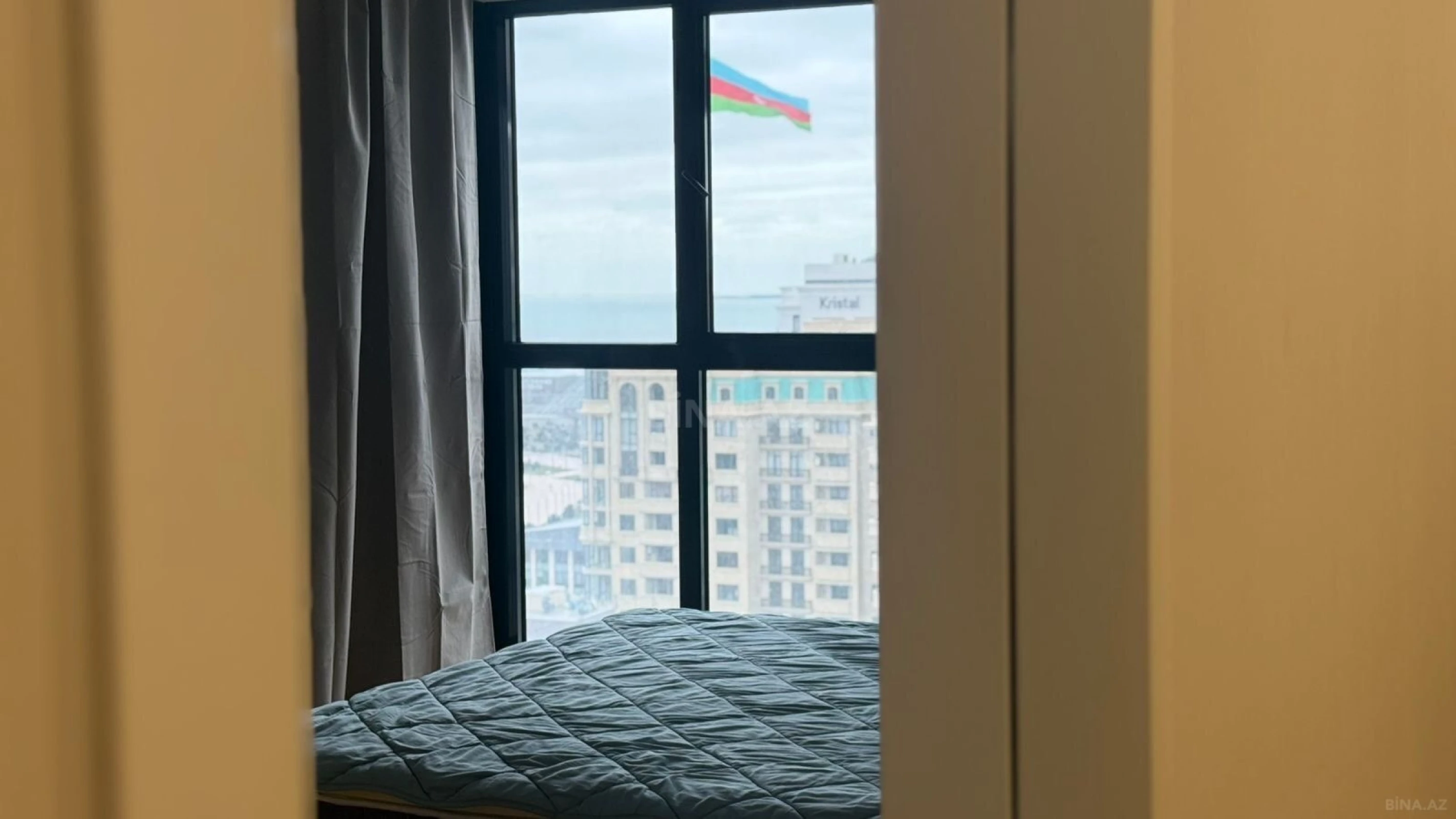 Kirayə verilir 4 otaqlı mənzil 148 m²