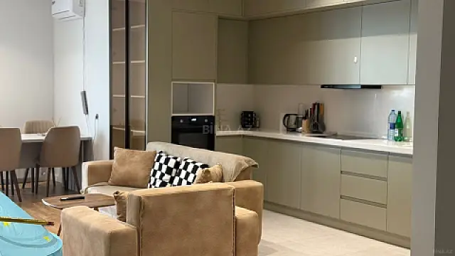 Kirayə verilir 4 otaqlı mənzil 148 m²