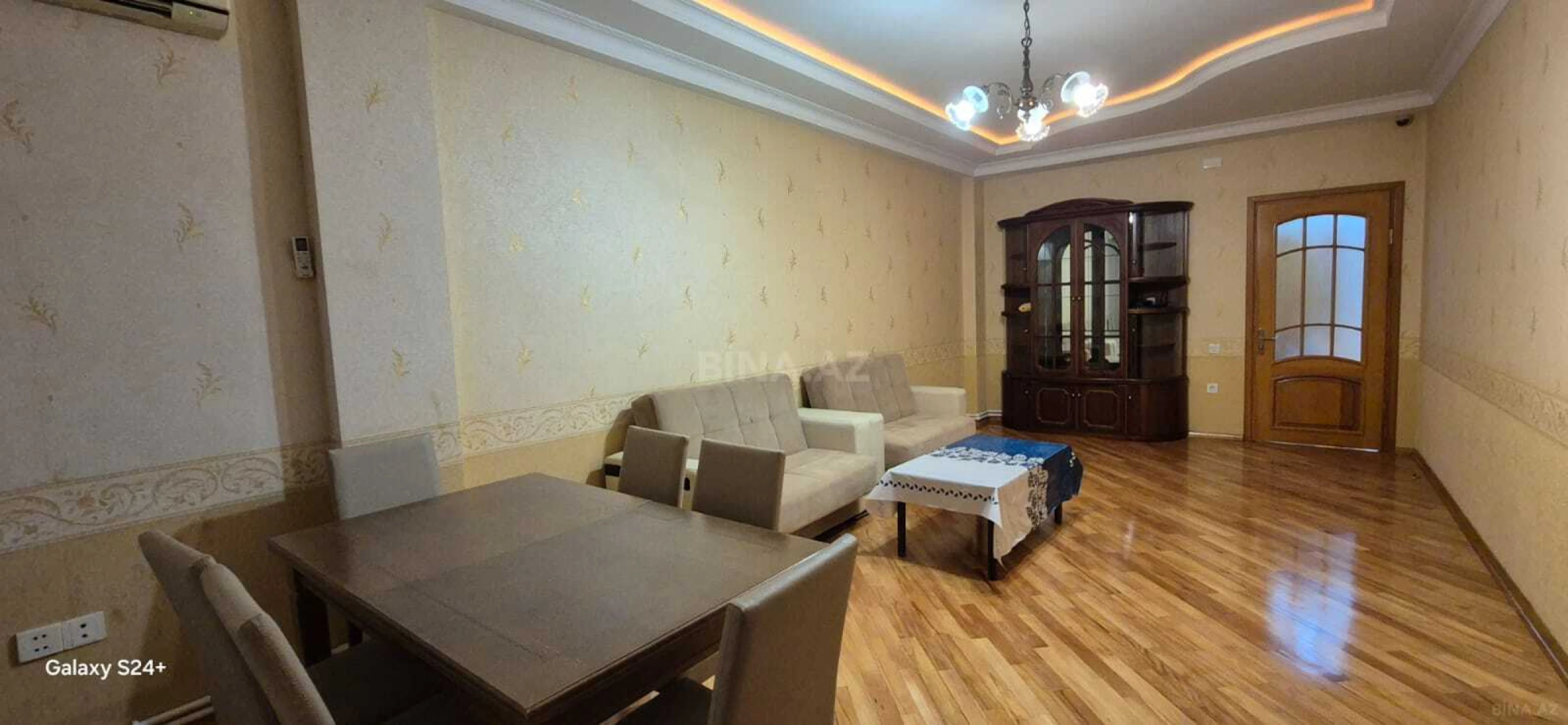 Kirayə verilir 3 otaqlı mənzil 135 m²