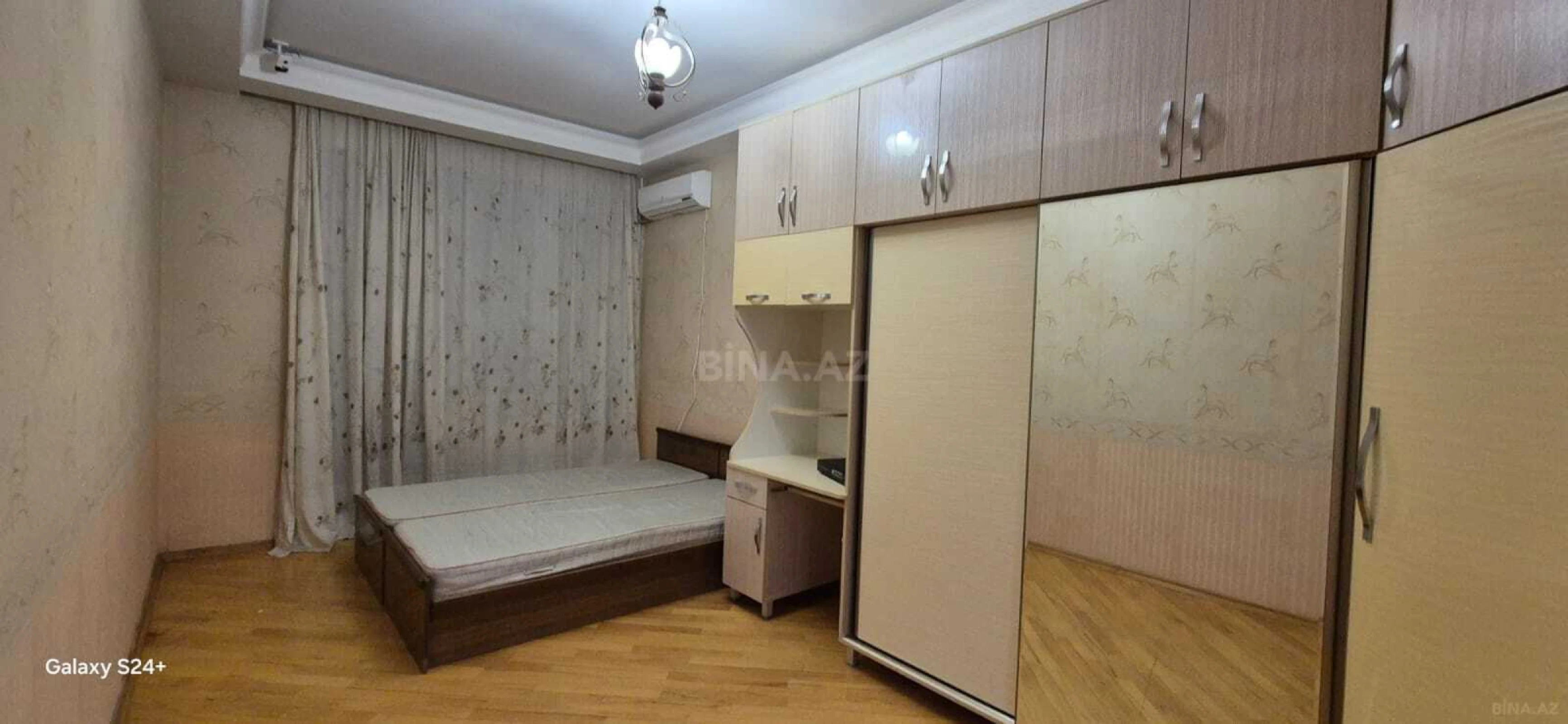 Kirayə verilir 3 otaqlı mənzil 135 m²