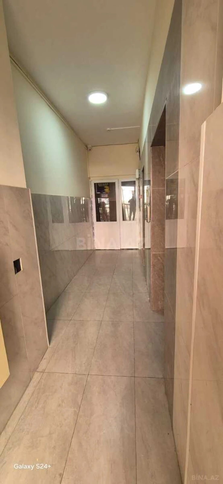 Kirayə verilir 3 otaqlı mənzil 135 m²