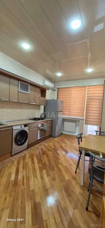 Kirayə verilir 3 otaqlı mənzil 135 m²