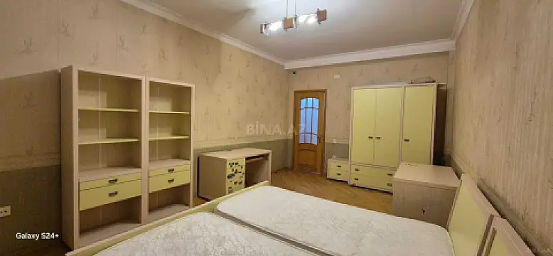 Kirayə verilir 3 otaqlı mənzil 135 m²