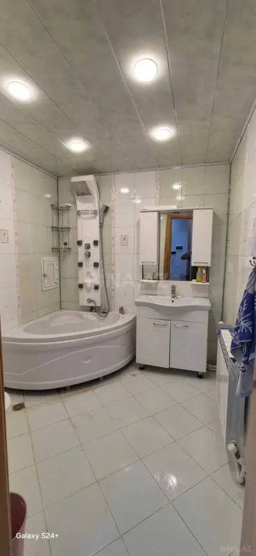 Kirayə verilir 3 otaqlı mənzil 135 m²