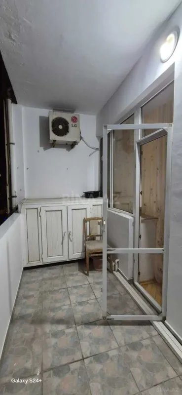 Kirayə verilir 3 otaqlı mənzil 135 m²