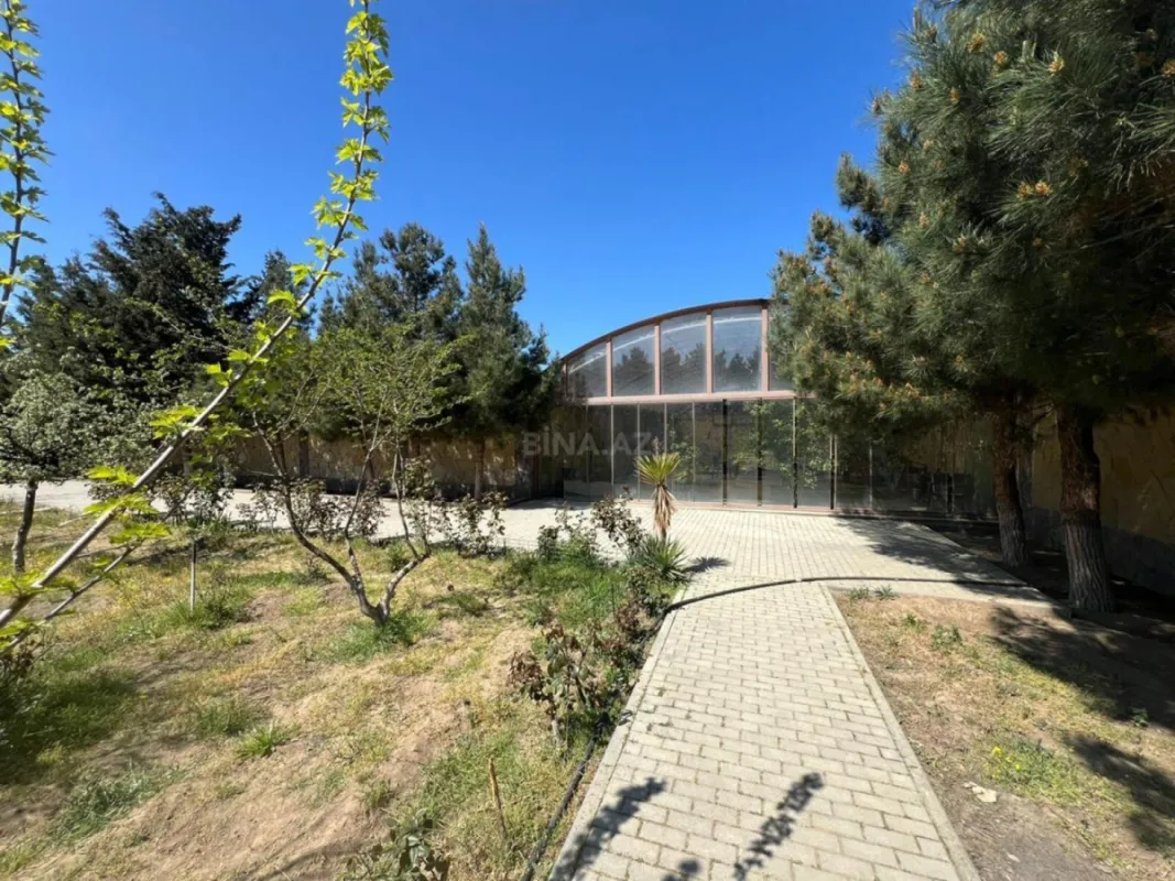 Satılır 10 otaqlı həyət evi 450 m²
