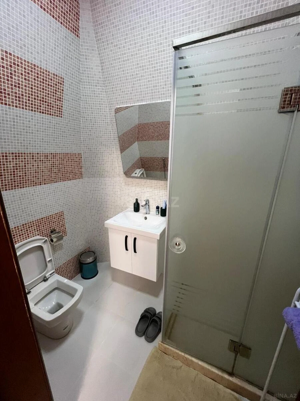 Satılır 10 otaqlı həyət evi 450 m²