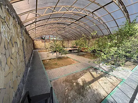 Satılır 10 otaqlı həyət evi 450 m²