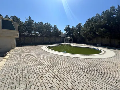 Satılır 10 otaqlı həyət evi 450 m²