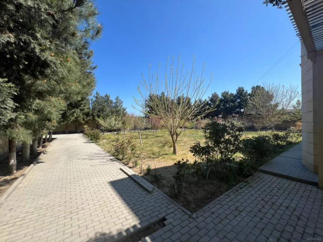 Satılır 10 otaqlı həyət evi 450 m²