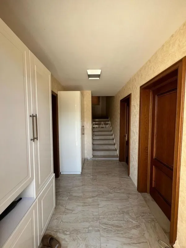 Satılır 10 otaqlı həyət evi 450 m²