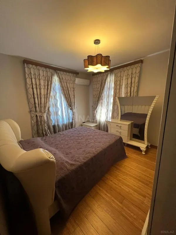 Satılır 10 otaqlı həyət evi 450 m²