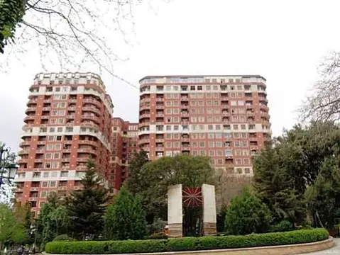 Satılır 4 otaqlı mənzil 205 m² — Bakı, Nizami 4 otaq 205.00 m²