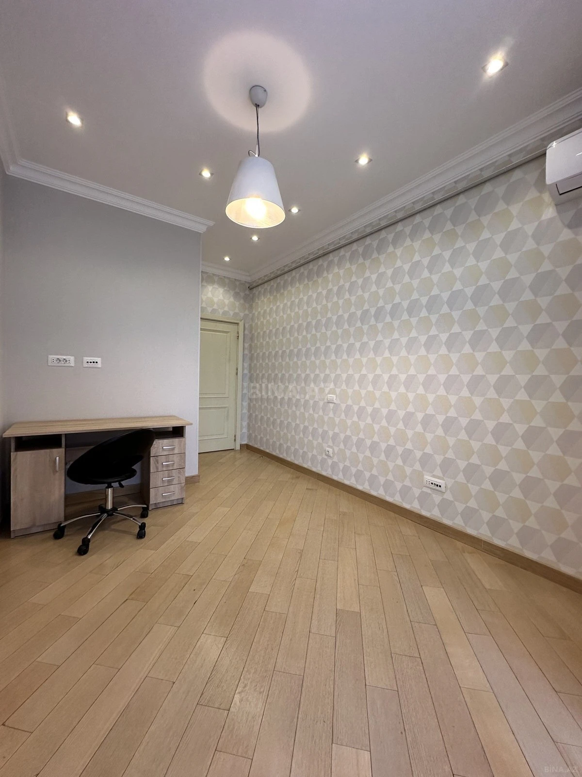 Satılır 2 otaqlı mənzil 45 m²