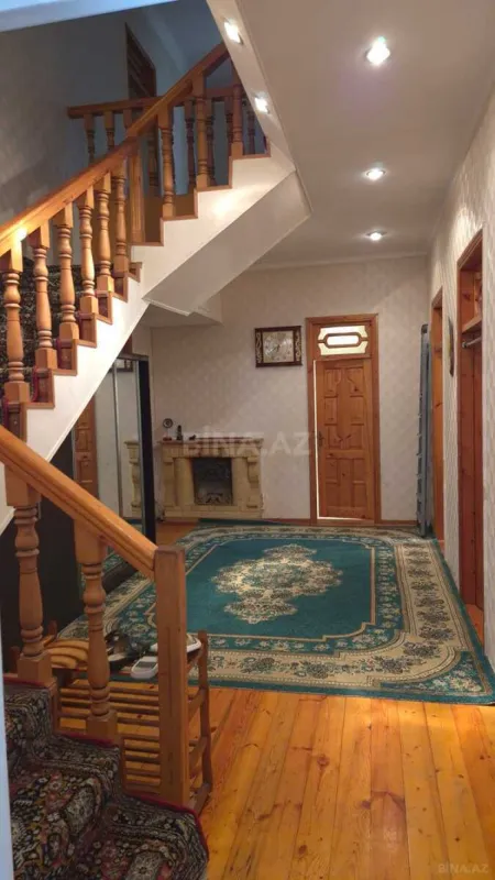 Kirayə verilir 6 otaqlı həyət evi 250 m²