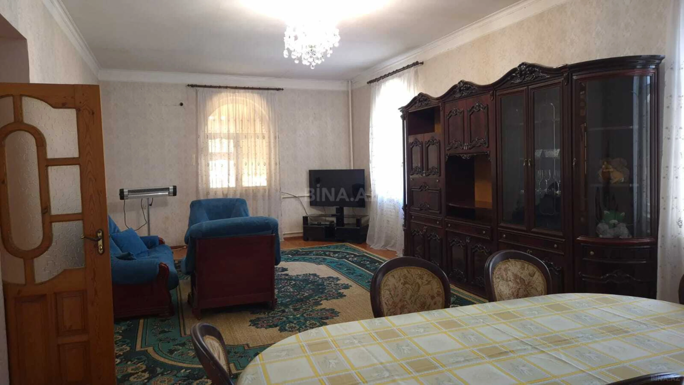 Kirayə verilir 6 otaqlı həyət evi 250 m²