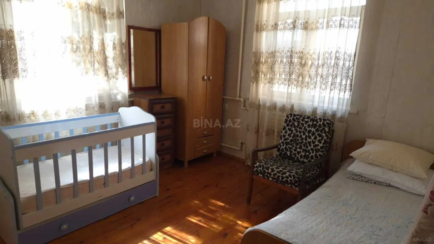 Kirayə verilir 6 otaqlı həyət evi 250 m²