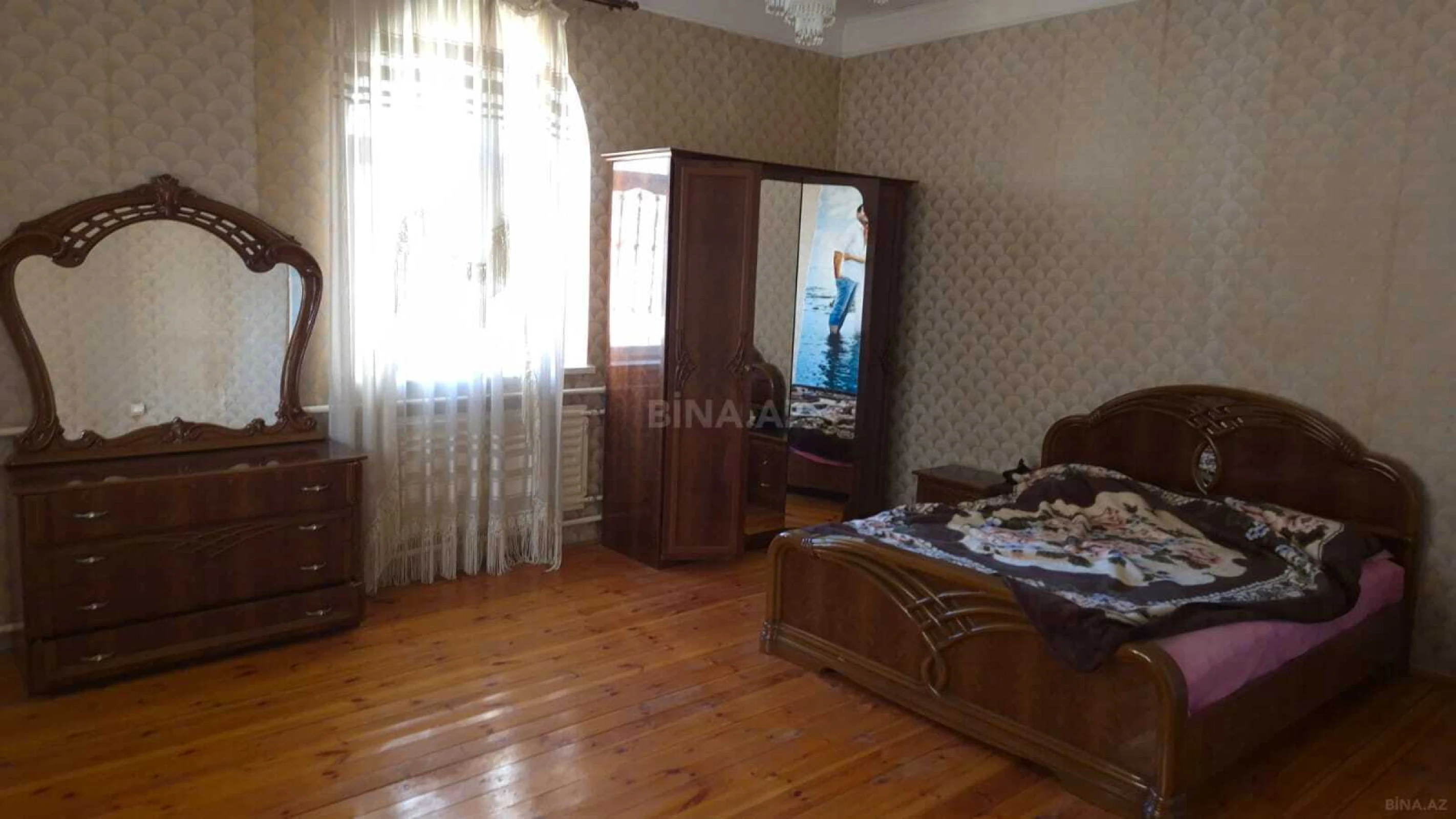 Kirayə verilir 6 otaqlı həyət evi 250 m²