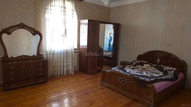 Kirayə verilir 6 otaqlı həyət evi 250 m²