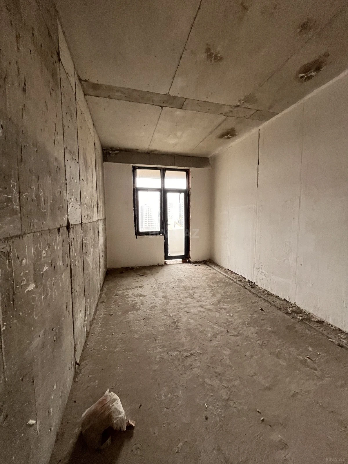 Satılır 1 otaqlı mənzil 62 m²