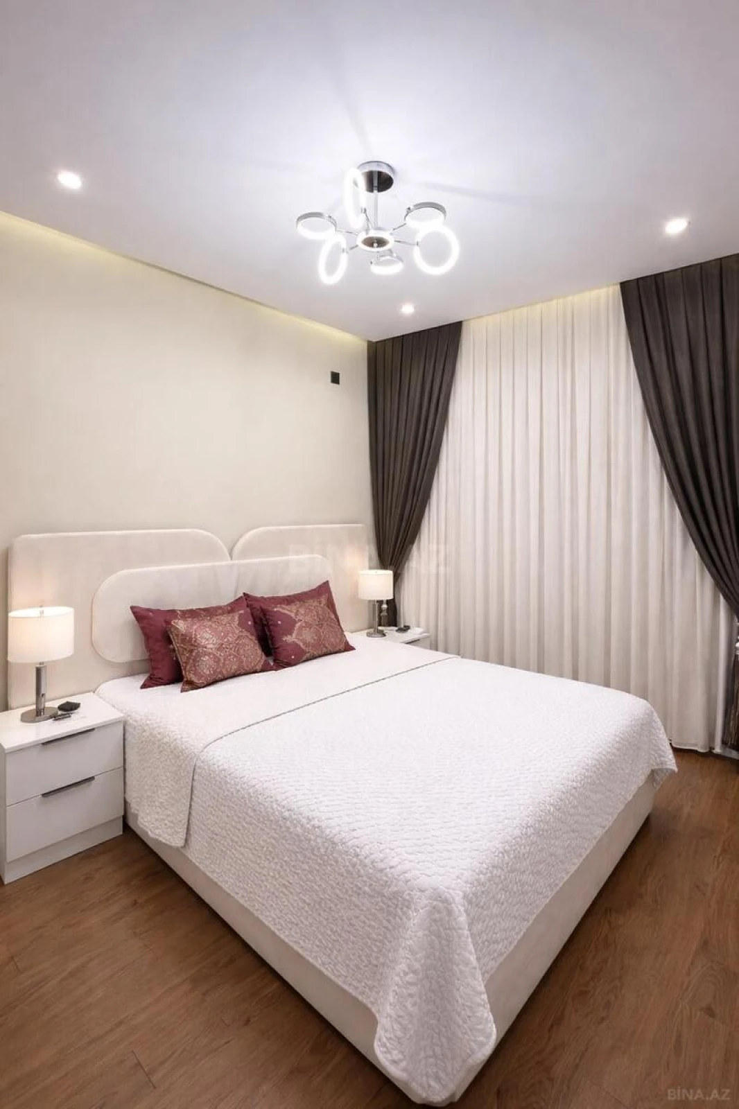 Satılır 2 otaqlı mənzil 70 m²