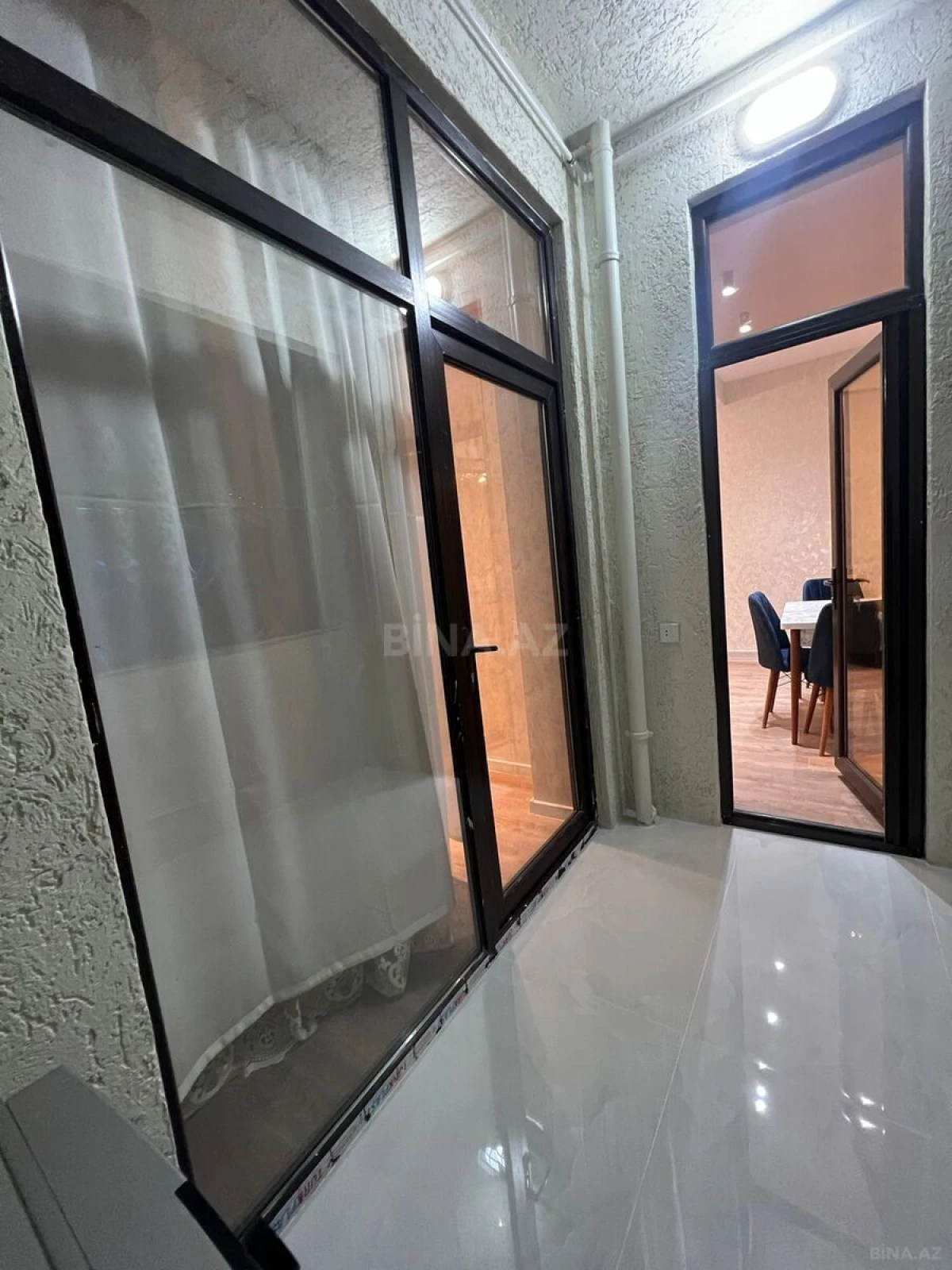 Kirayə verilir 2 otaqlı mənzil 65 m²