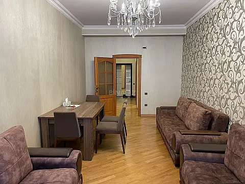 Kirayə verilir 2 otaqlı mənzil 70 m²