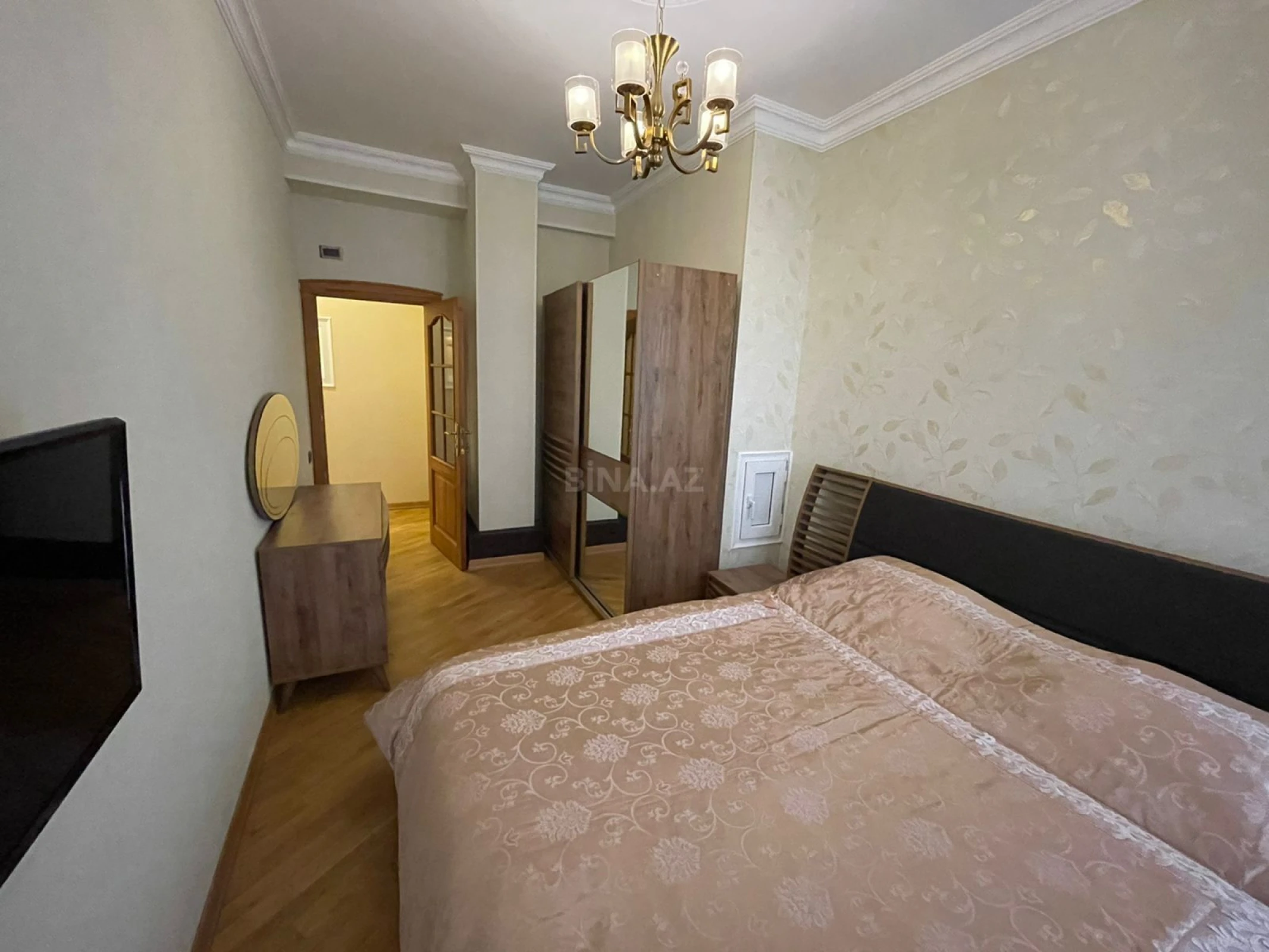 Kirayə verilir 2 otaqlı mənzil 70 m²