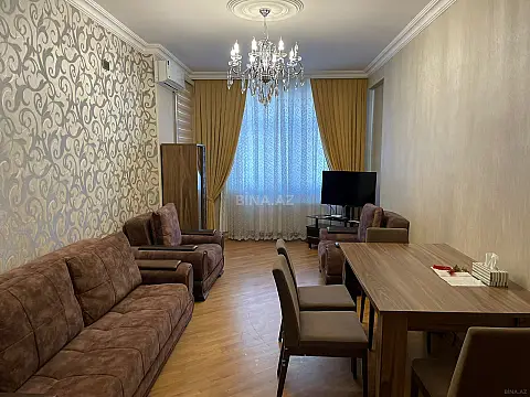 Kirayə verilir 2 otaqlı mənzil 70 m²