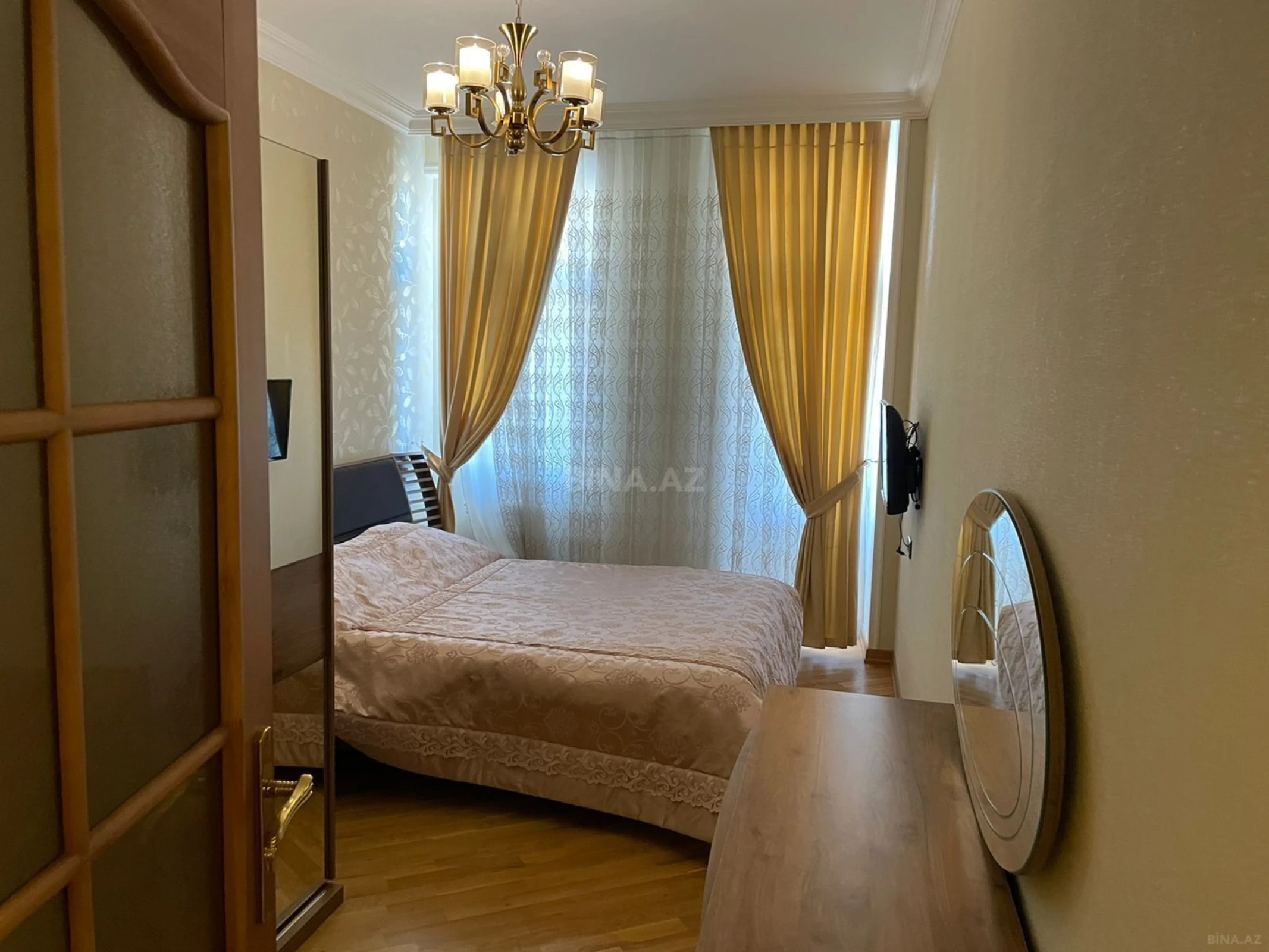Kirayə verilir 2 otaqlı mənzil 70 m²