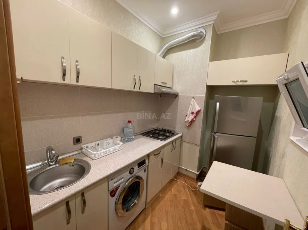 Kirayə verilir 2 otaqlı mənzil 70 m²