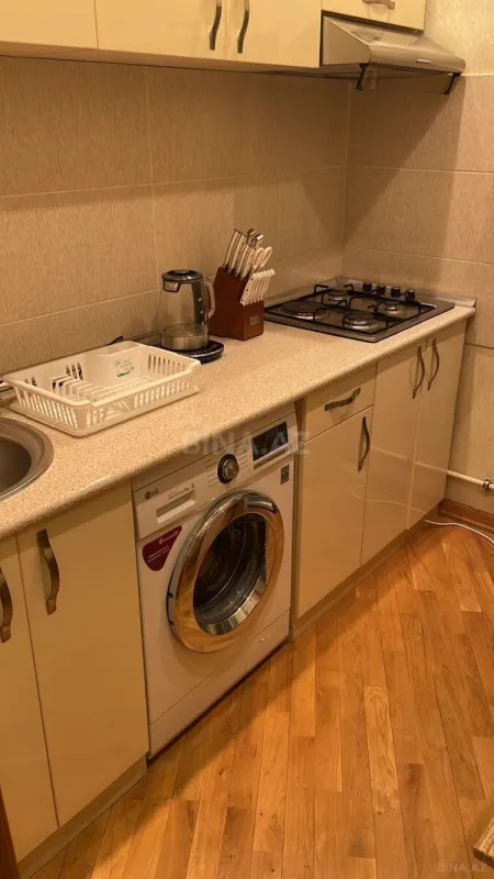 Kirayə verilir 2 otaqlı mənzil 70 m²