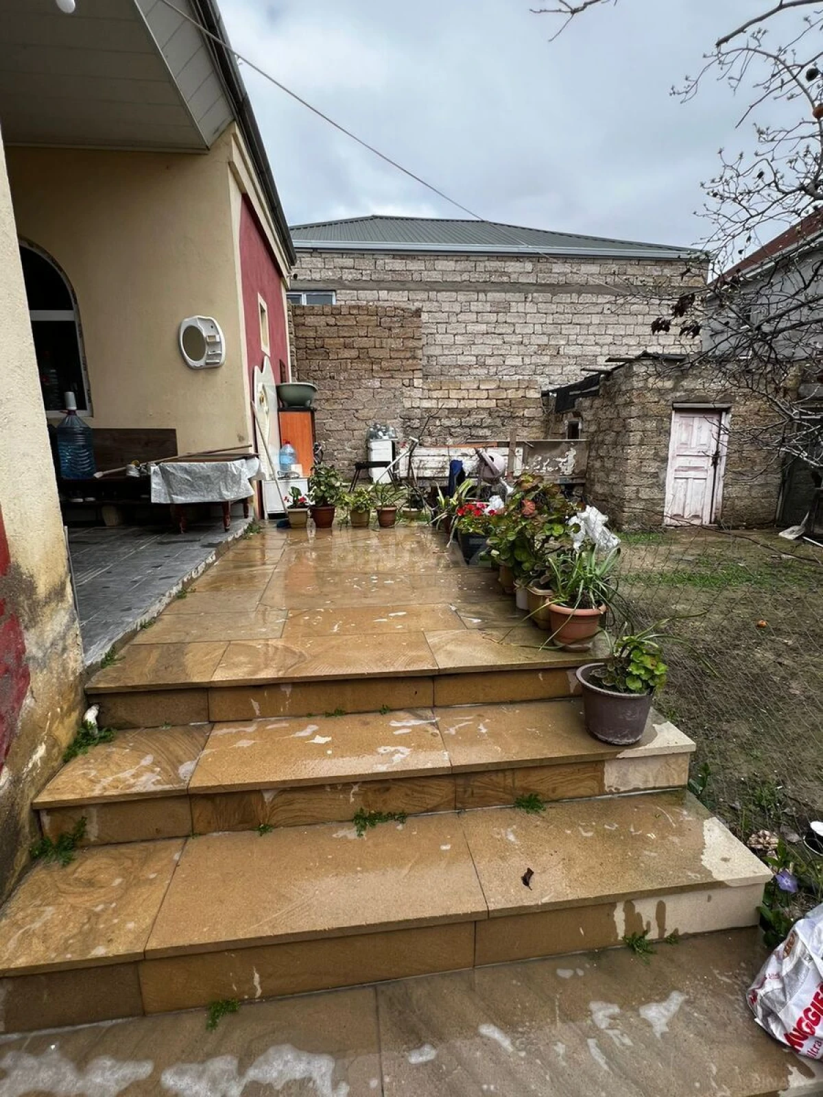 Satılır 4 otaqlı həyət evi 150 m²