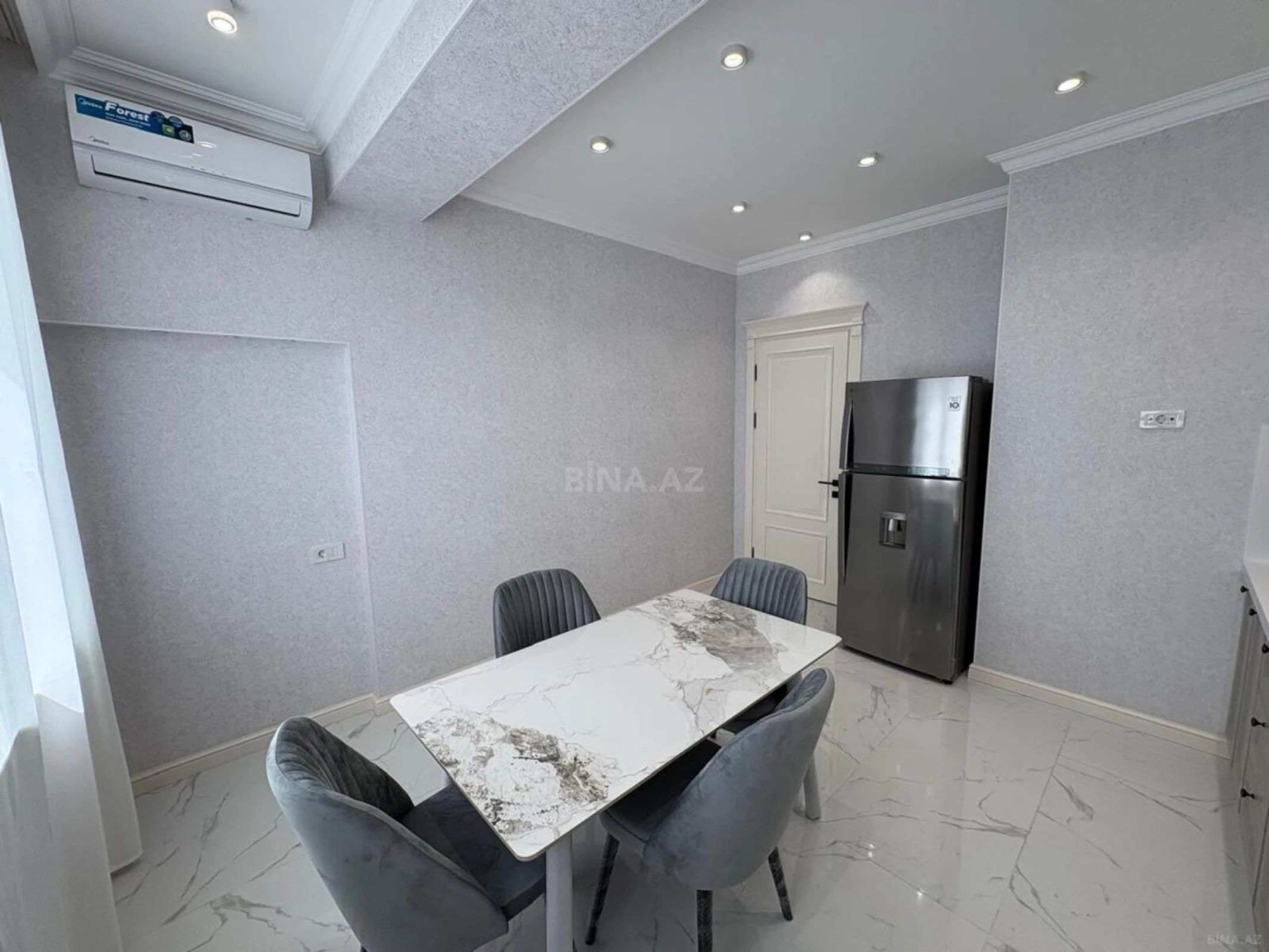 Kirayə verilir 3 otaqlı mənzil 145 m²