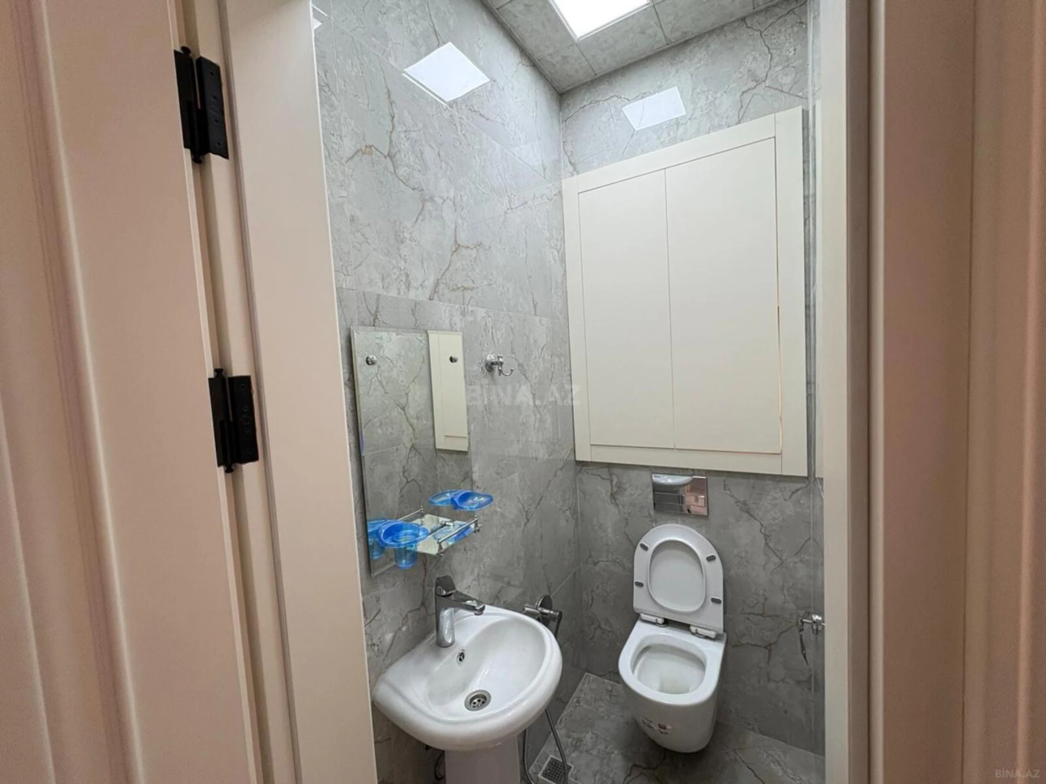 Kirayə verilir 3 otaqlı mənzil 145 m²