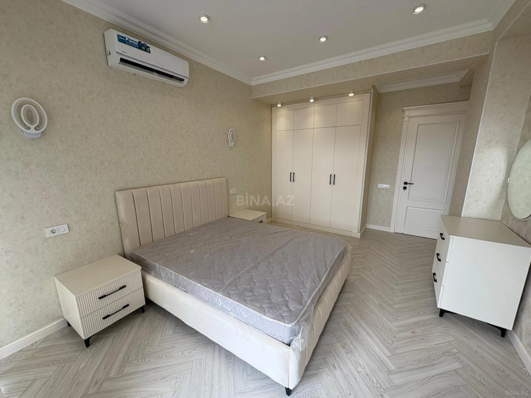 Kirayə verilir 3 otaqlı mənzil 145 m²