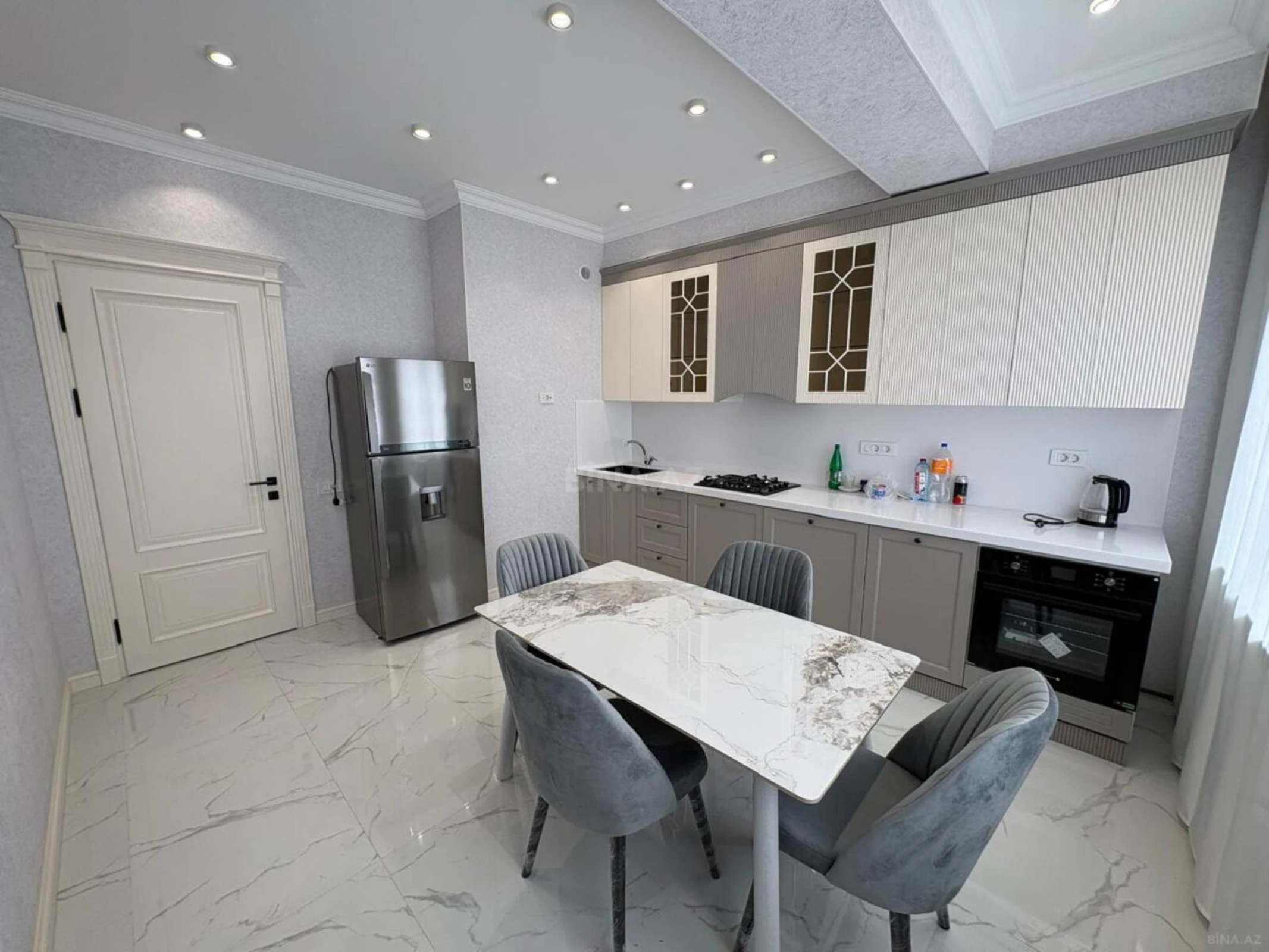 Kirayə verilir 3 otaqlı mənzil 145 m²