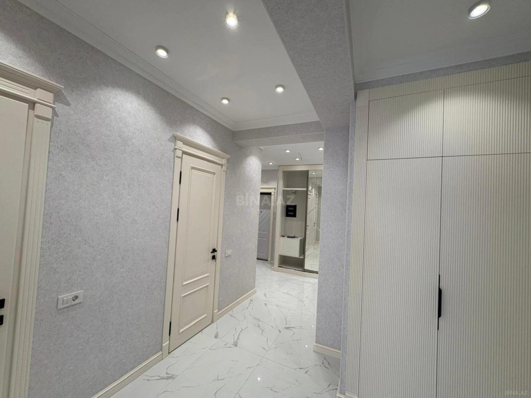 Kirayə verilir 3 otaqlı mənzil 145 m²