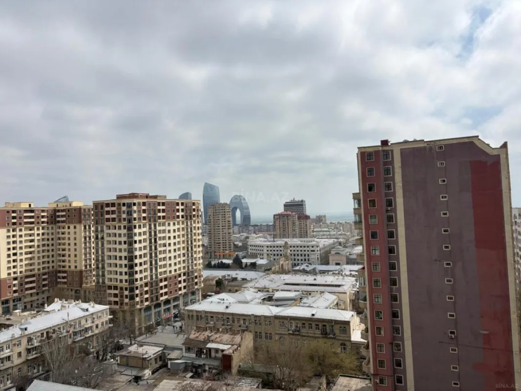 Kirayə verilir 3 otaqlı mənzil 145 m²