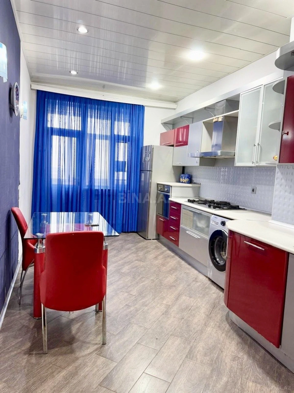 Satılır 4 otaqlı mənzil 170 m²