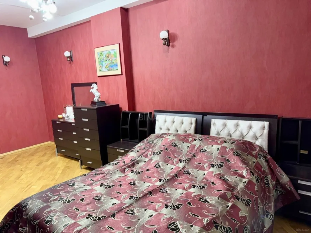 Satılır 4 otaqlı mənzil 170 m²
