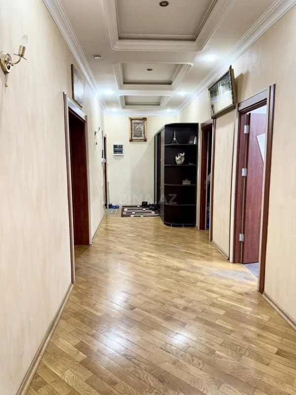 Satılır 4 otaqlı mənzil 170 m²