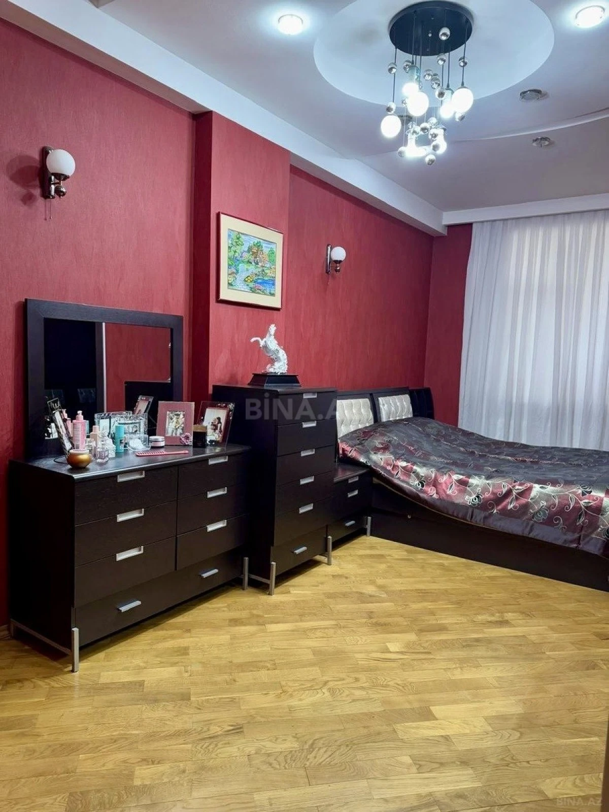Satılır 4 otaqlı mənzil 170 m²