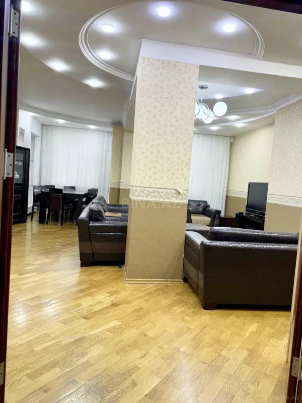 Satılır 4 otaqlı mənzil 170 m²
