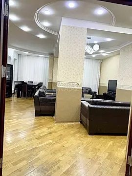 Satılır 4 otaqlı mənzil 170 m²